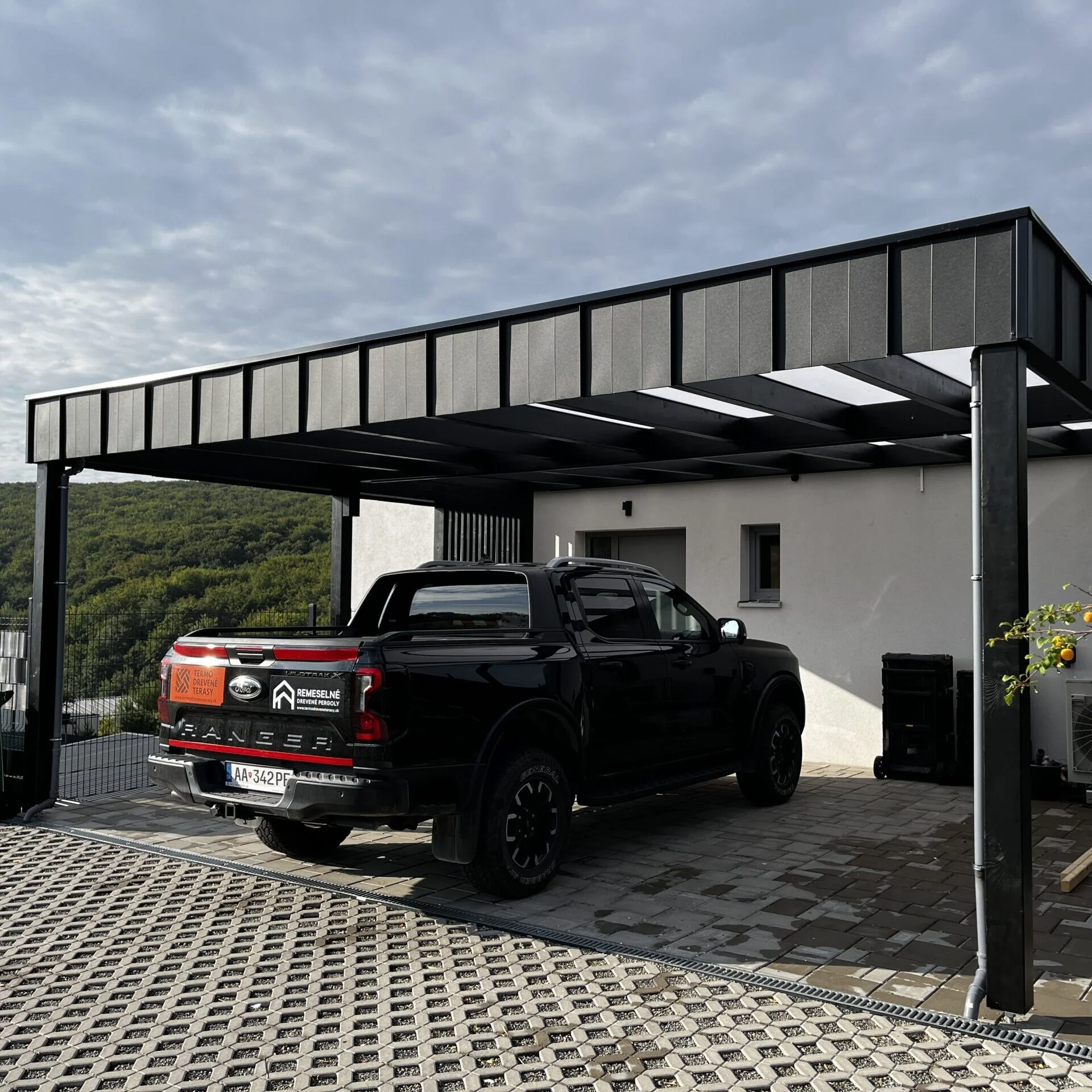 Prístrešok pre auto