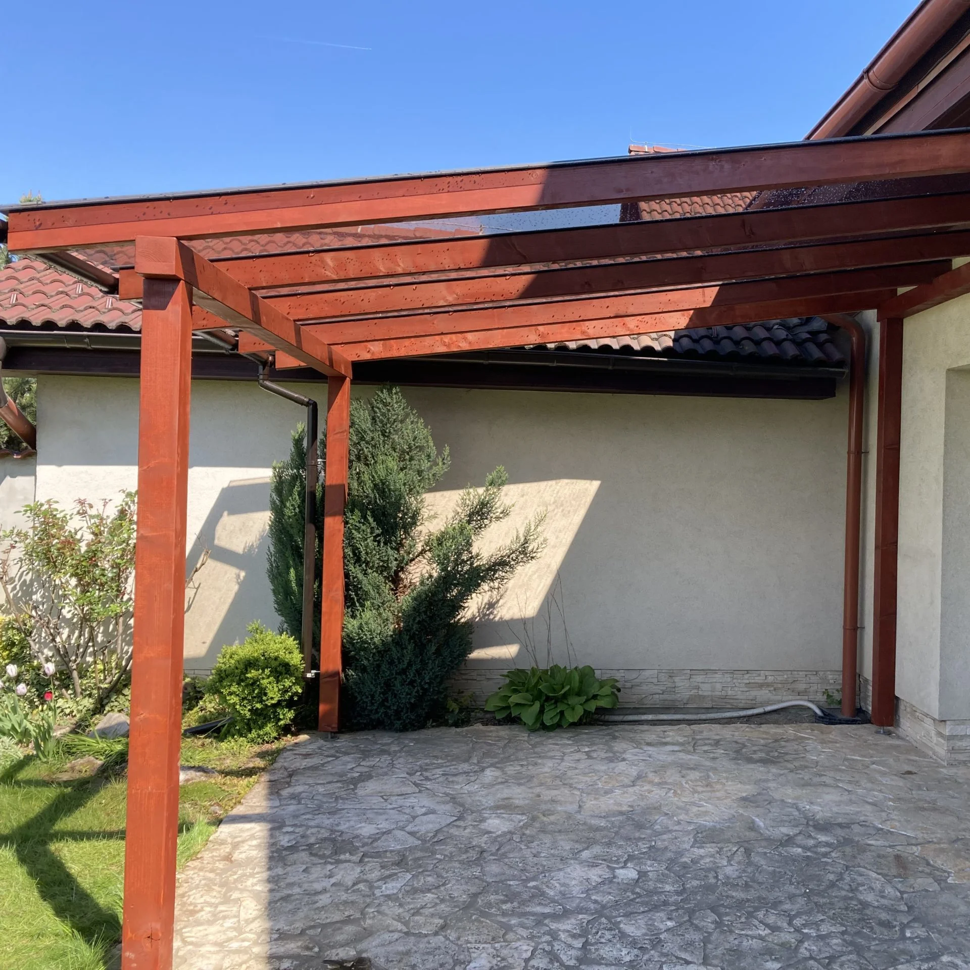 Drevená pergola s terasou